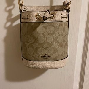 Coach Dempsey Bucket Bag In Signature Jacquard